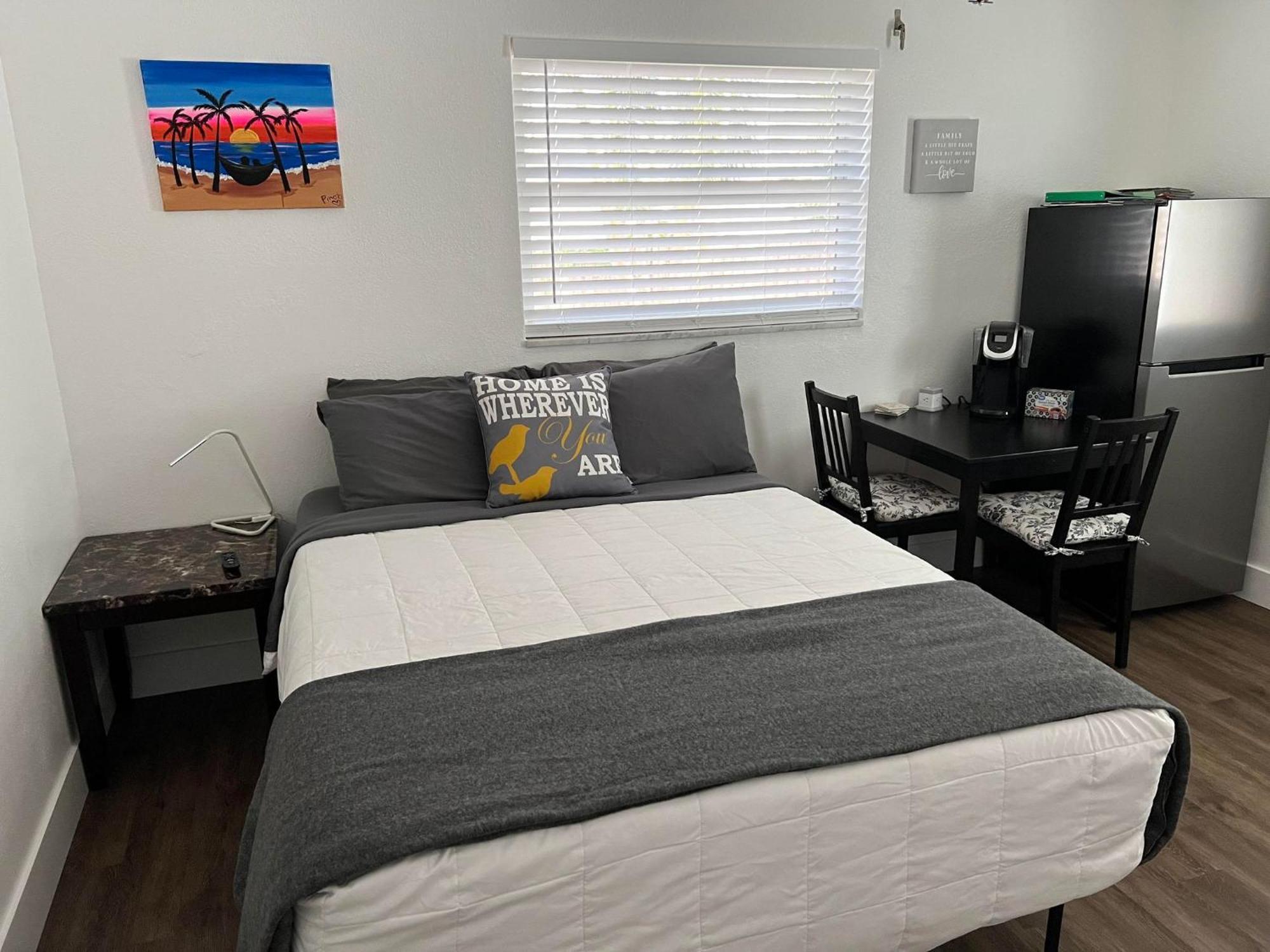 Cozy Private Studio W/Own Yard - 3Mi From Beach سيمينول المظهر الخارجي الصورة